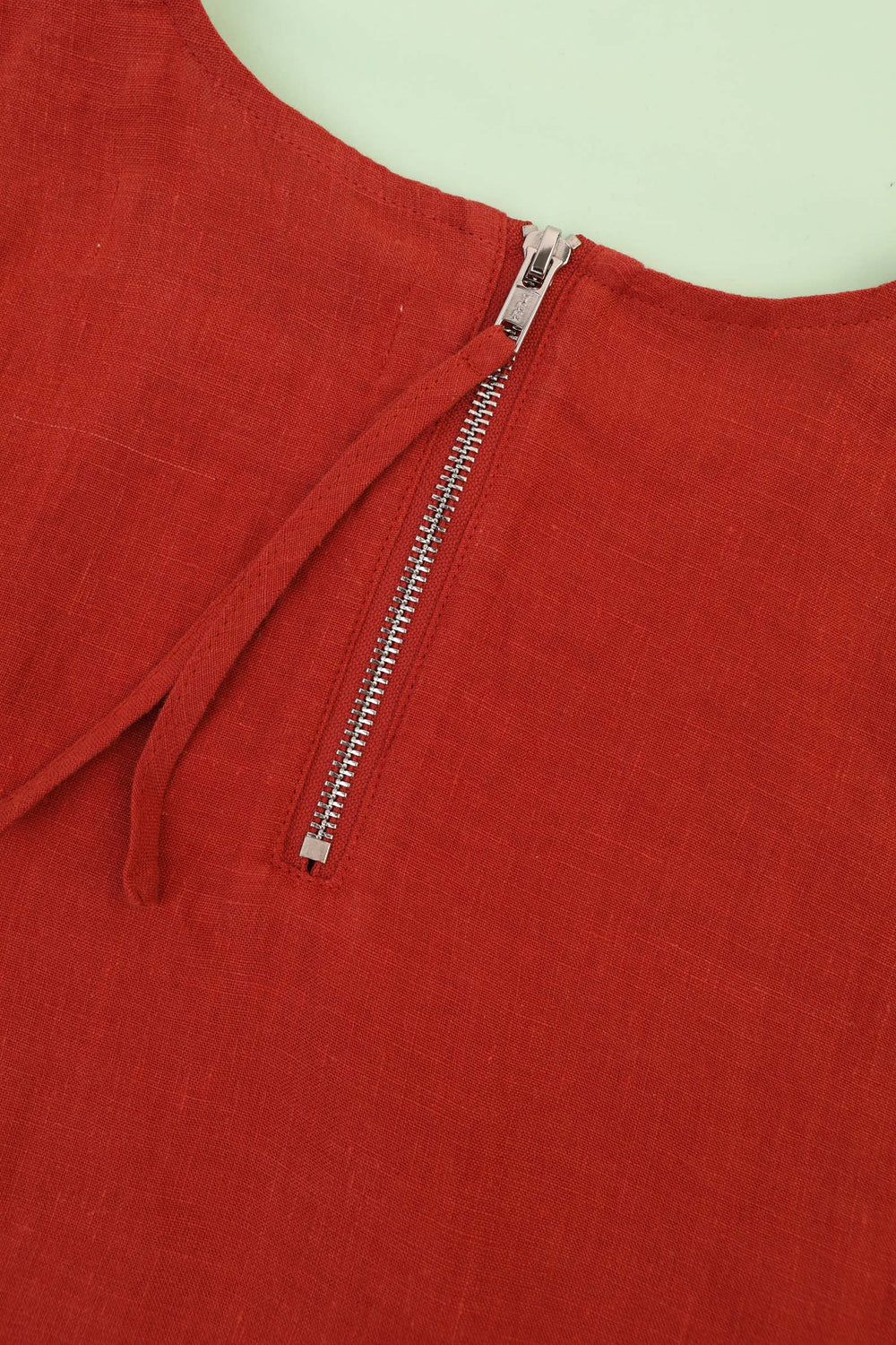 BASIC LINEN VEST PAPRIKA