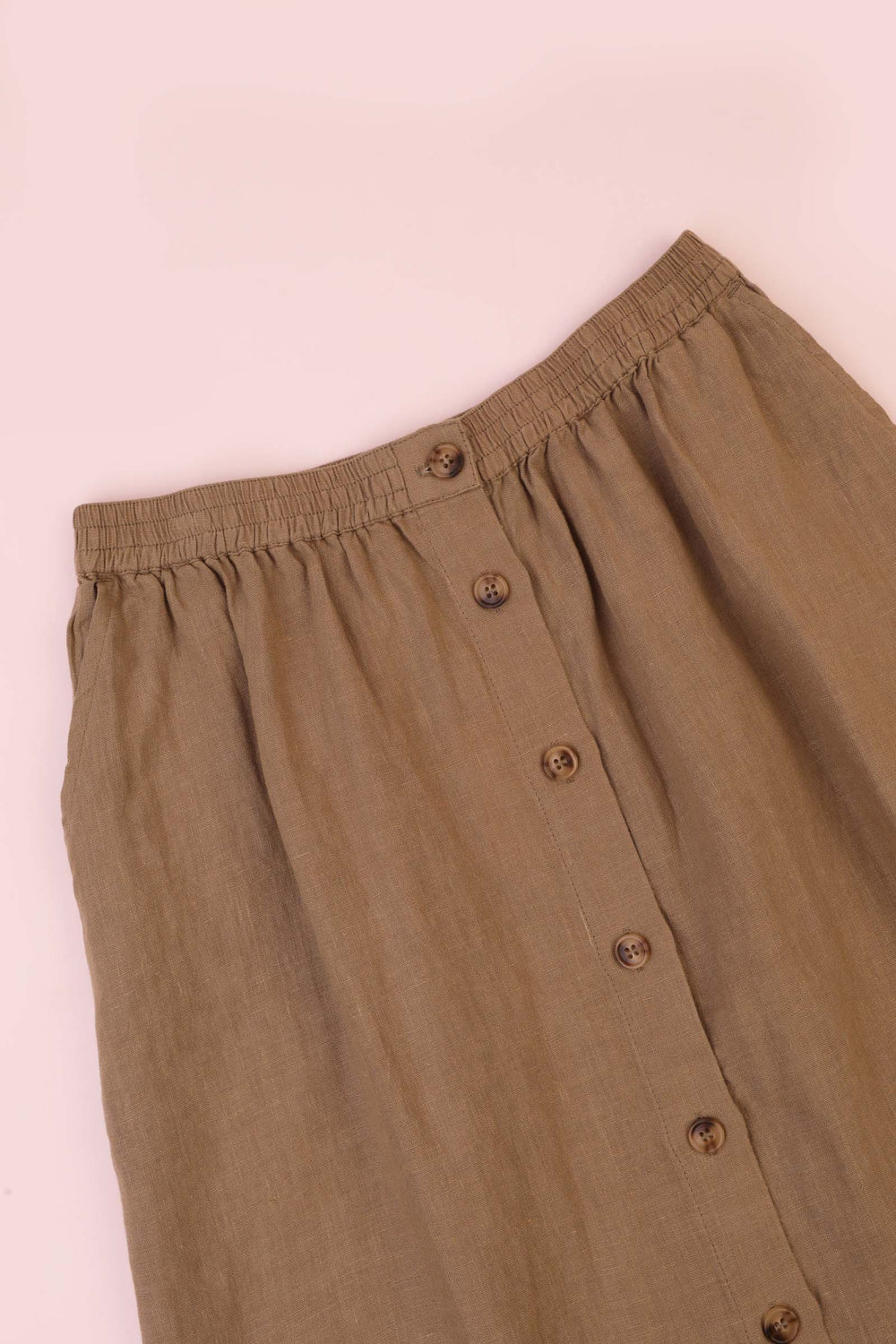 BASIC BUTTON FRONT SKIRT STONE