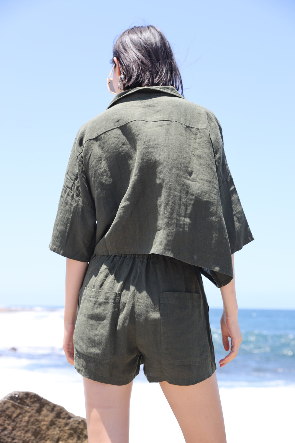 BASIC LINEN SHORTS DARK FOREST