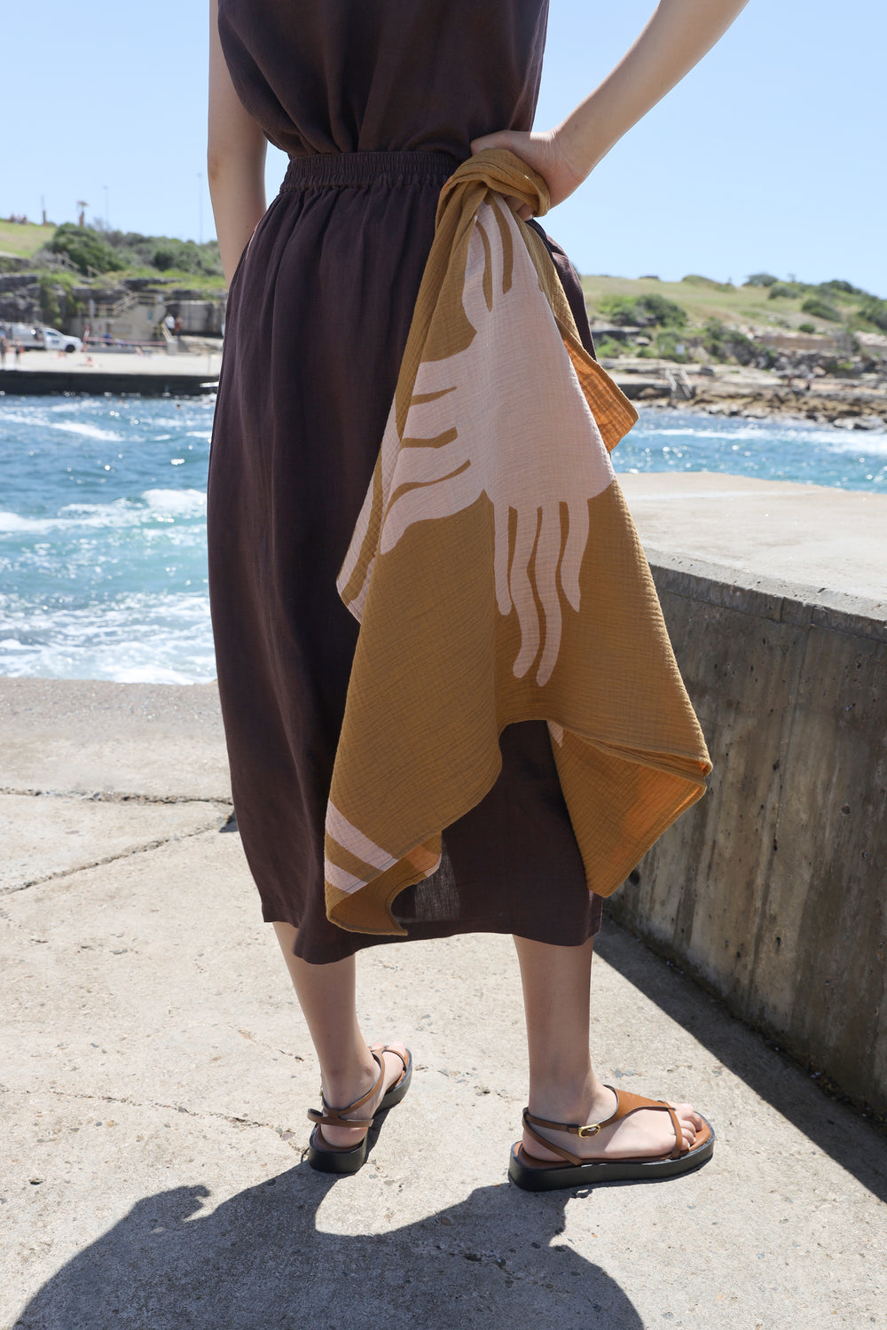 BASIC BUTTON FRONT SKIRT CHOCOLATE