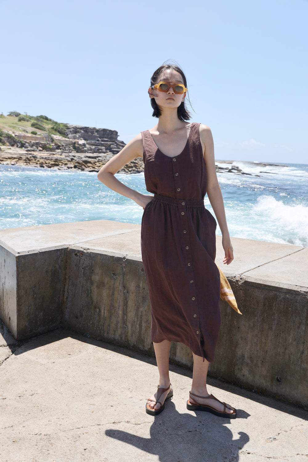 BASIC BUTTON FRONT SKIRT CHOCOLATE