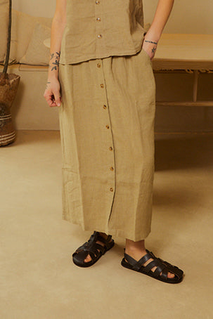 BASIC BUTTON FRONT SKIRT STONE