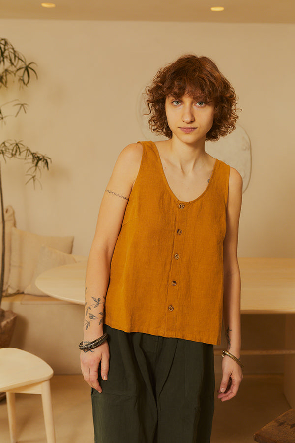 BASIC BUTTON FRONT TANK TURMERIC